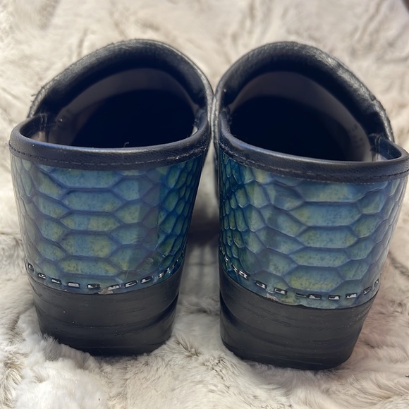Dansko shoes size 6 EU (36) professional Blue Python clogs - Picture 6 of 6
